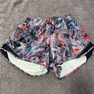 Lululemon Hotty Hot Low-Rise Shorts 4”